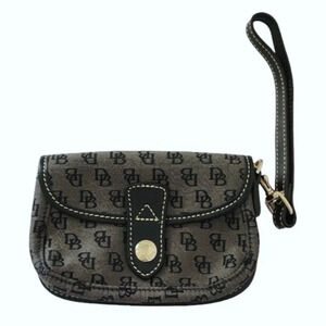 NWOT Dooney & Bourke Beige & Black Signature Jacquard Flap Wristlet Pouch/Wallet